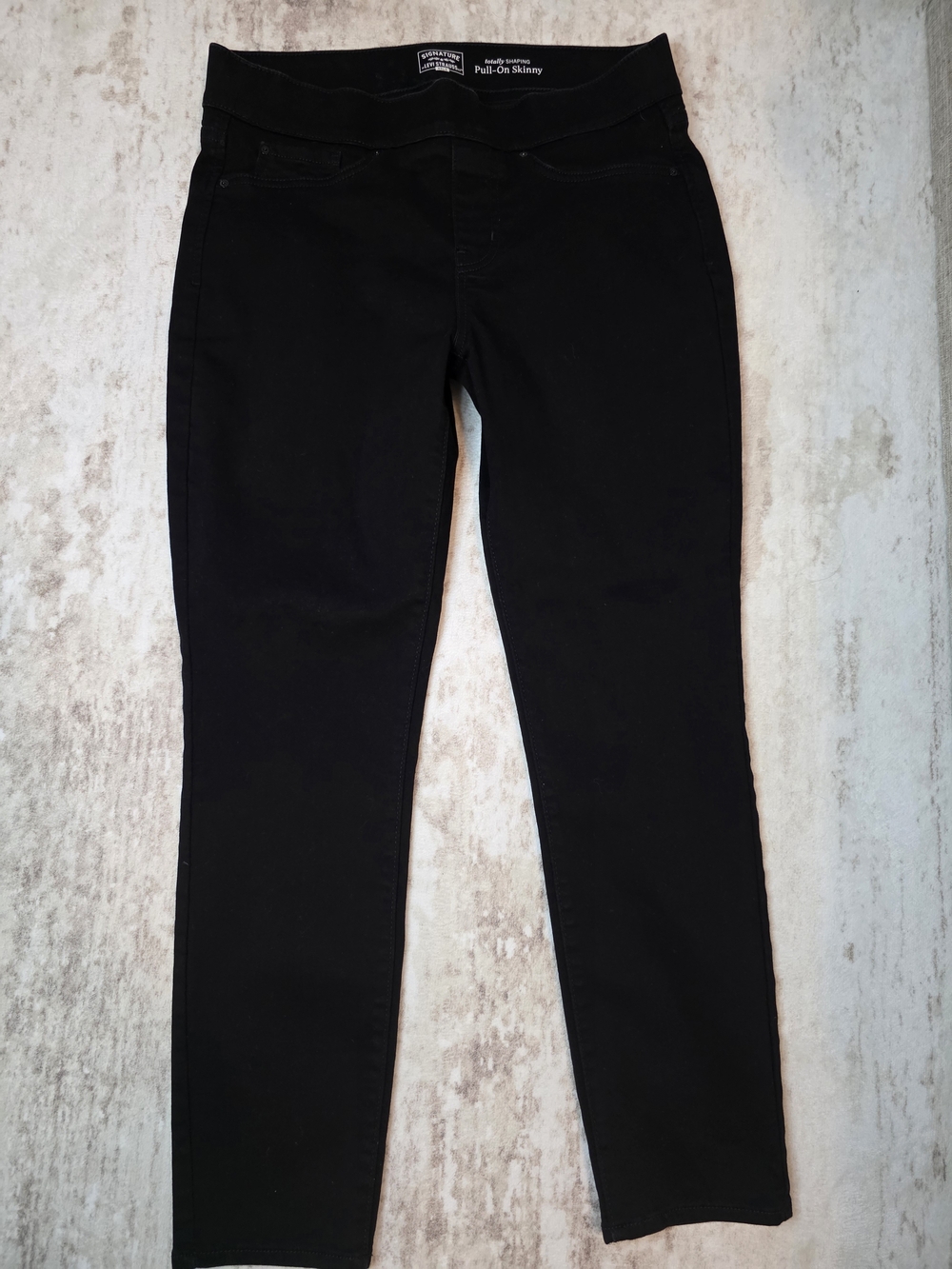 Levi's Signature Pull-On Skinny Jeans - Black